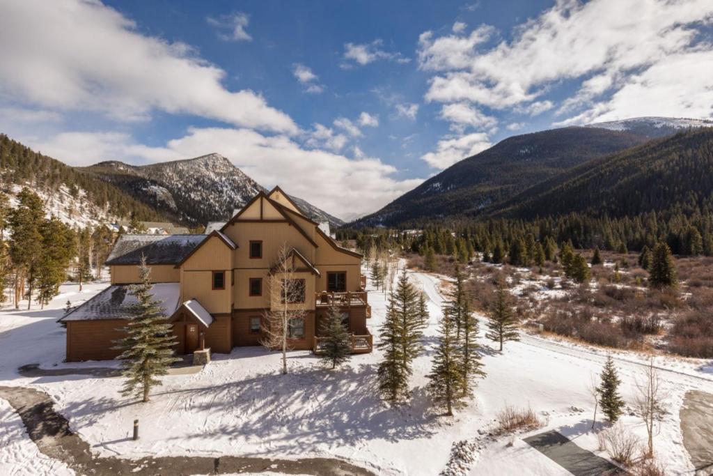 Red Hawk Townhomes by Summit County Mountain Retreats image