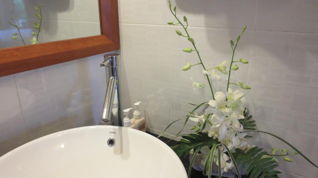 Charming Homestay - Tap to explore photos