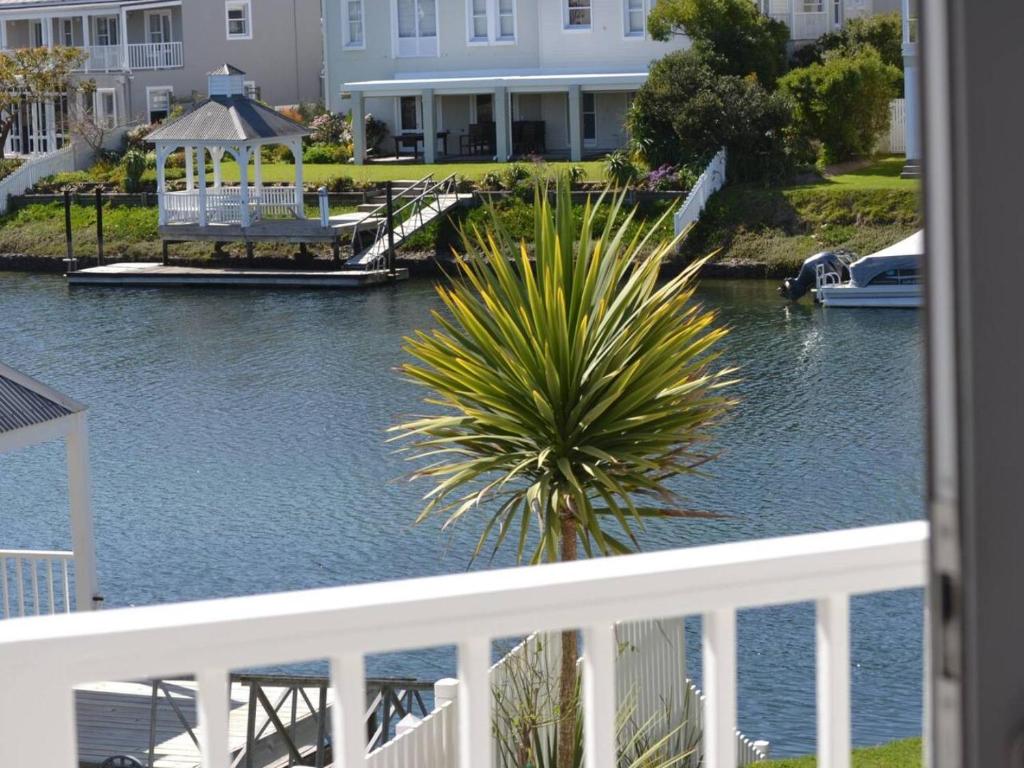 Thesen View - exquisite views with bikes & canoe photo 1