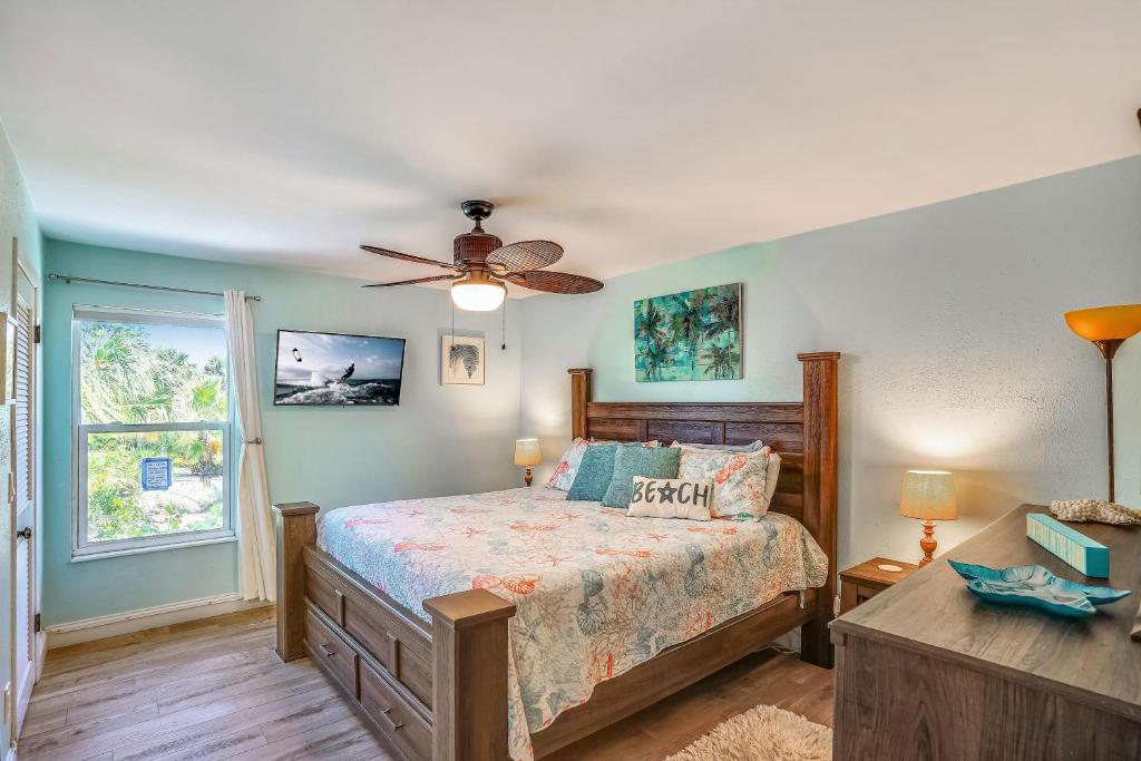 Pelican Pointe 2C photo 2