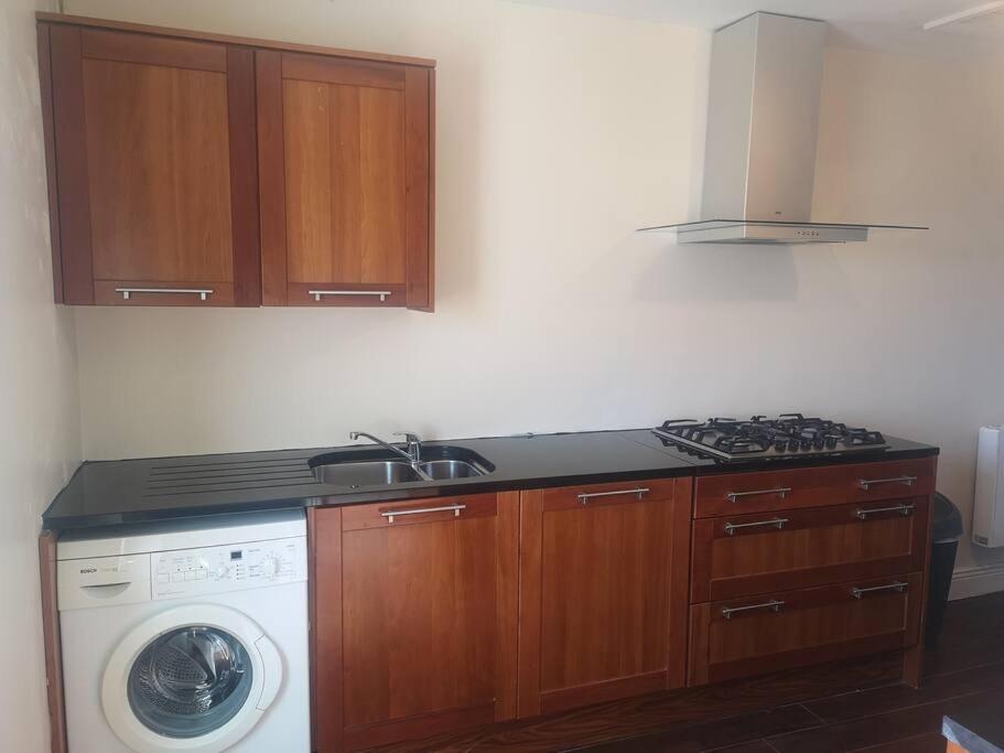 Spacious and warm 2 bedroom apartment sleeps up to 5 photo 3