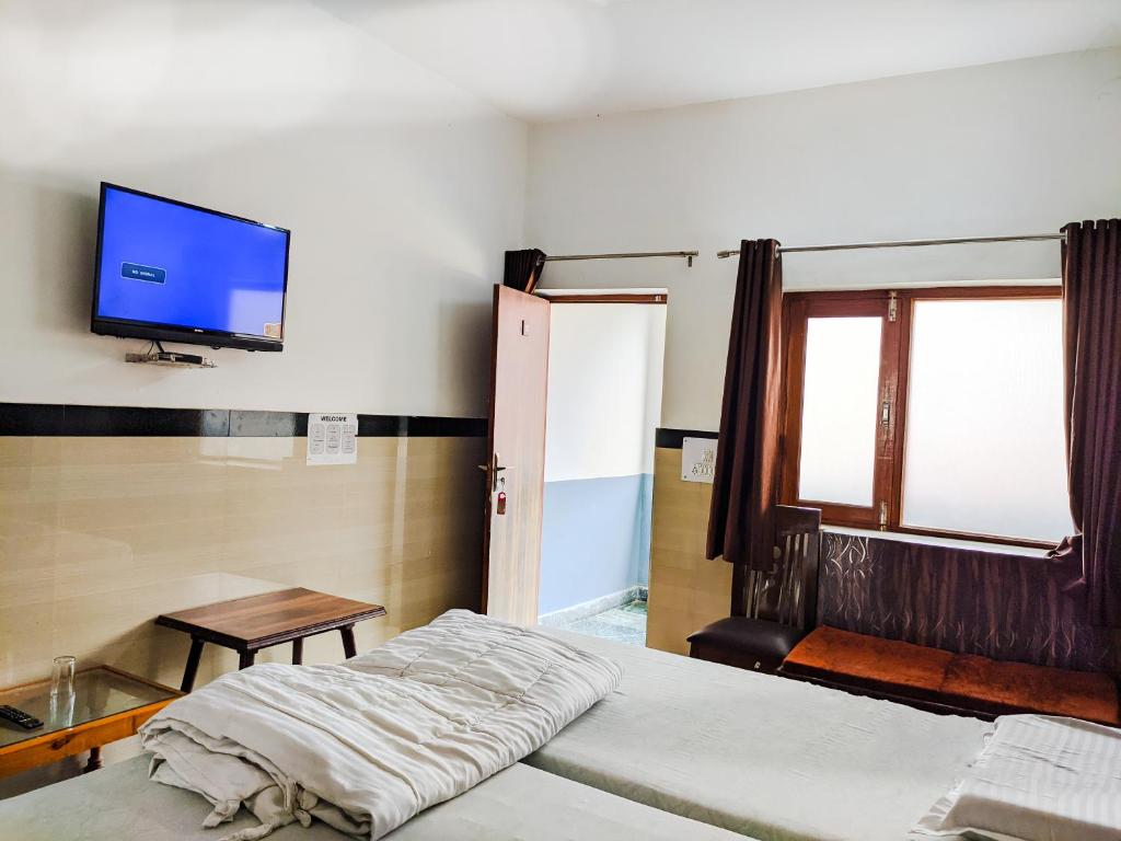Goverdhan Hotel