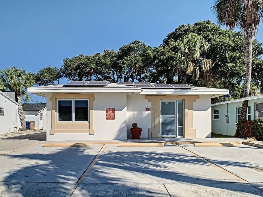STEPS FROM THE BEACH, BEST LOCATION, 2 BDRM 2 BTH photo 2