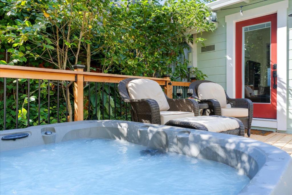 Mi Corazon Hot Tub Walk to River Yoga Studio photo 4