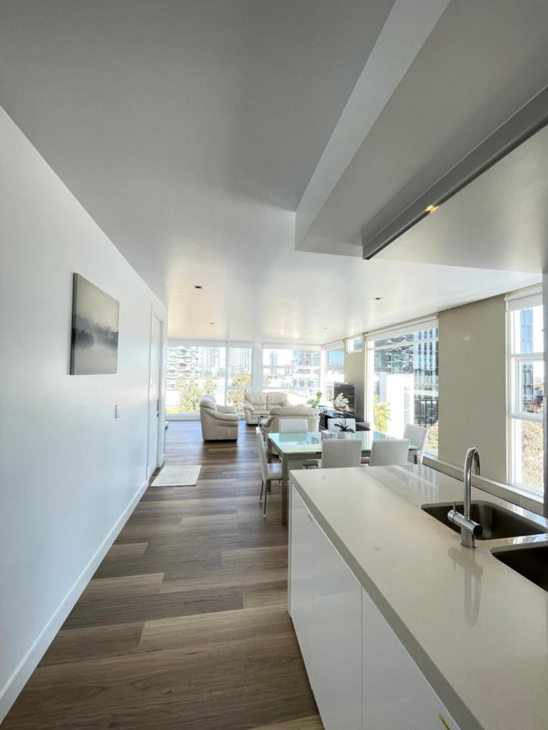 Docklands Luxury Penthouse Right Above The District Docklands photo 3