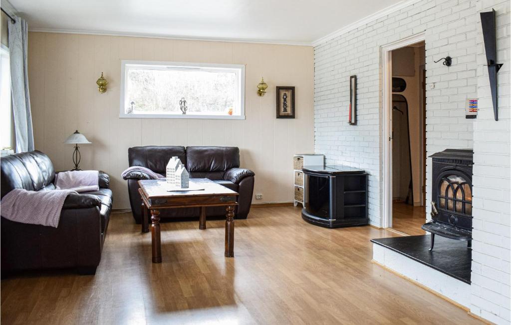 Amazing Home In Etne With 3 Bedrooms And Wifi photo 2