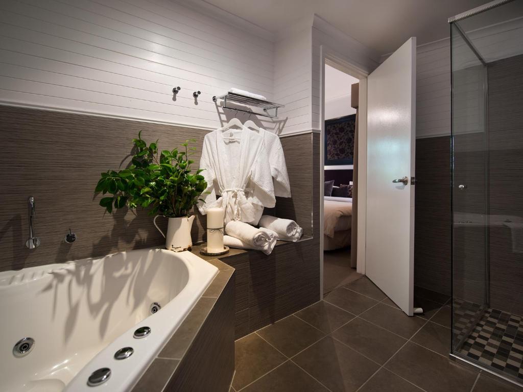 Spa Villas on Main photo 2