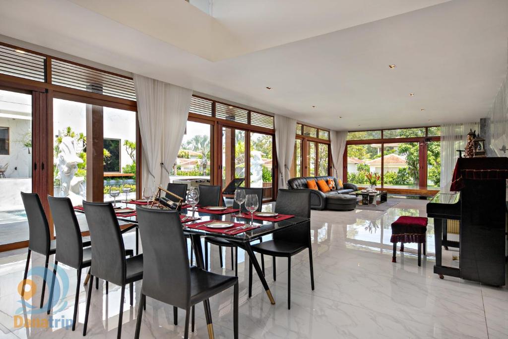 Luxury Beach View Villa