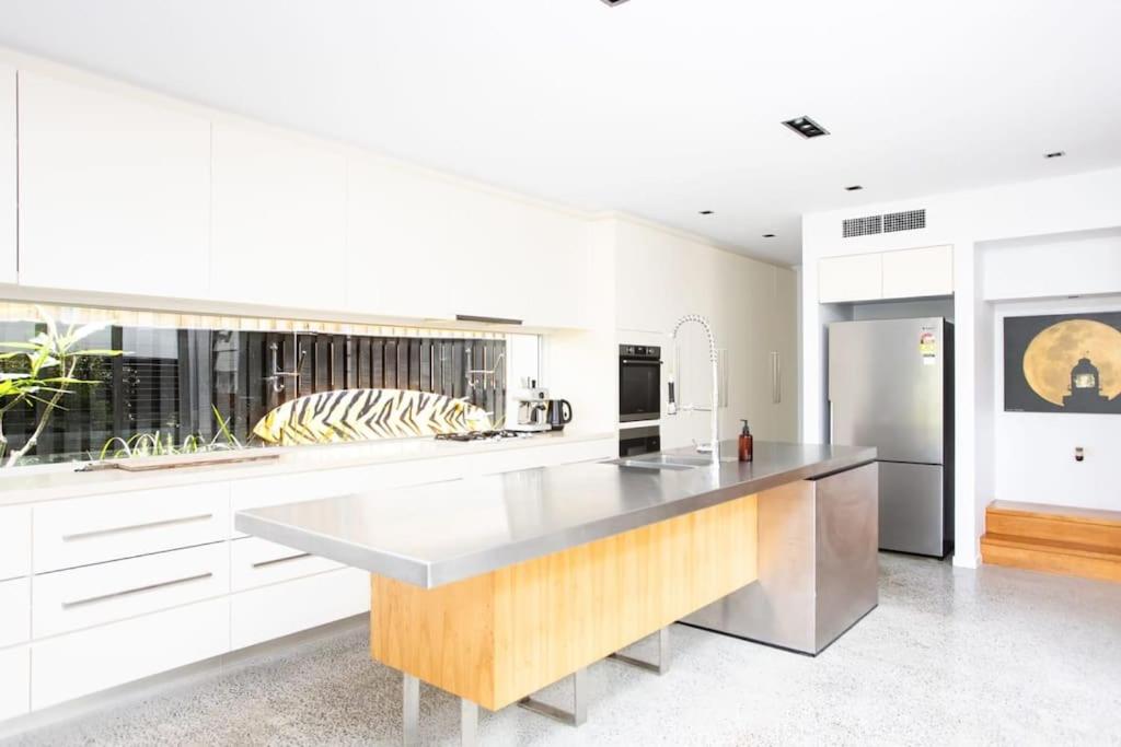 Casuarina Beachfront House - Hostie Properties photo 1