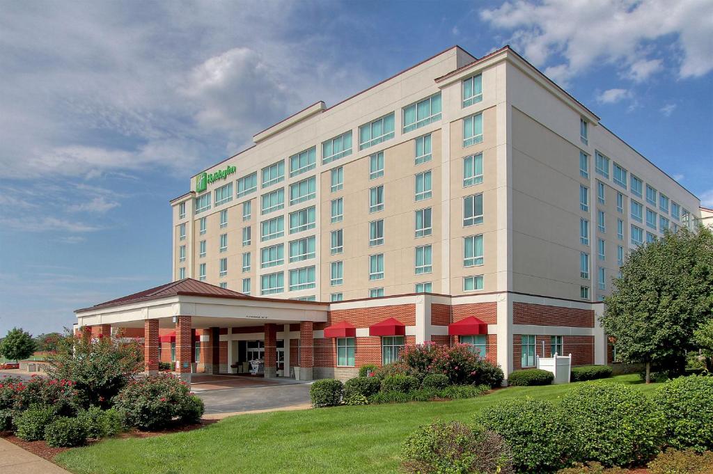 Holiday Inn University Plaza-Bowling Green, an IHG Hotel image