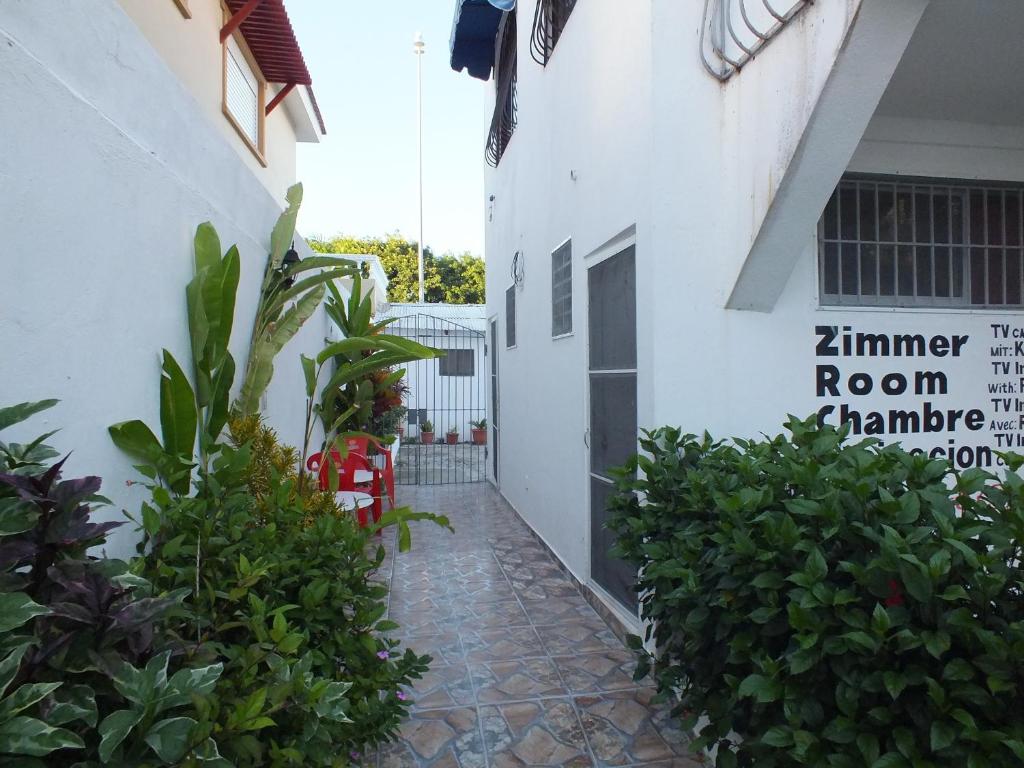 Lucy Rooms photo 3