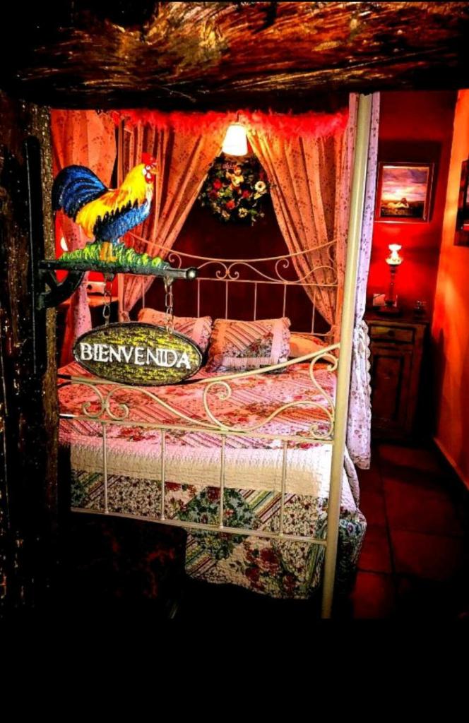Room in Guest room - Romantic getaway to Valeria photo 3