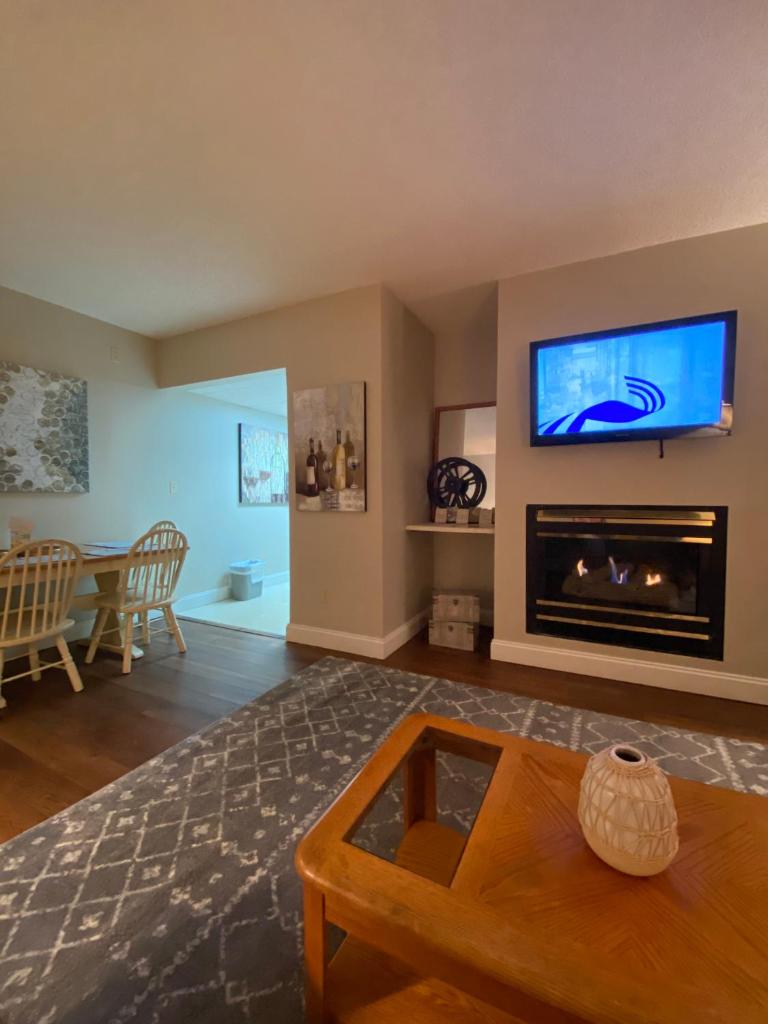 Smoky Mountains 610 3BD Condo with Fireplace and Jacuzzi Tub by RedAwning image