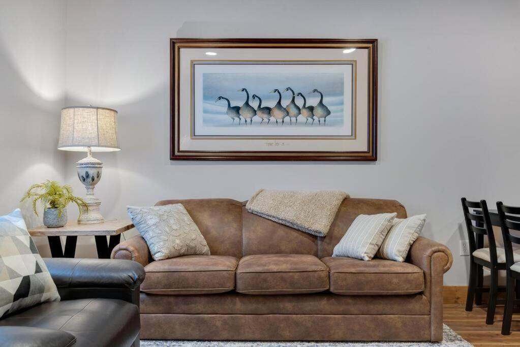 Hickory Suite - Main Street Lodge in Berlin image