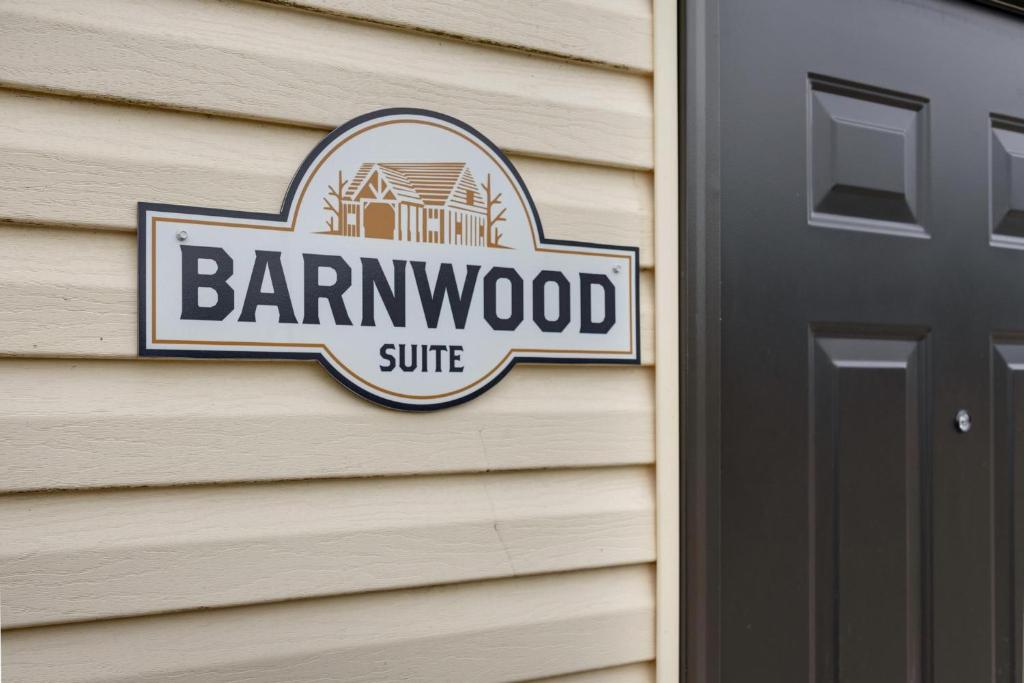 Barnwood Suite - Main Street Lodge in Berlin photo 2