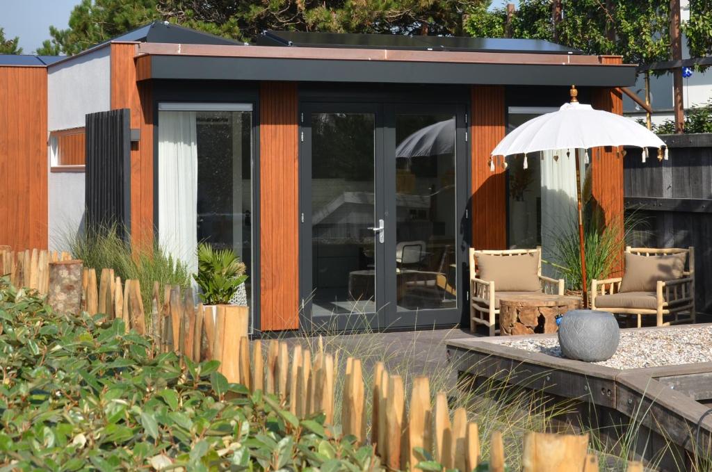 Olive Beach, luxury beachhouse 150 m from the beach photo 1