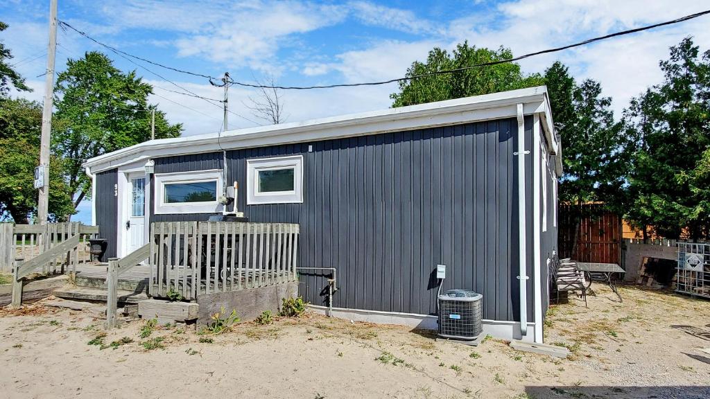 Main Beach River Retreat - Wasaga Beach 1 - Main Strip - 93 Mosley St photo 4