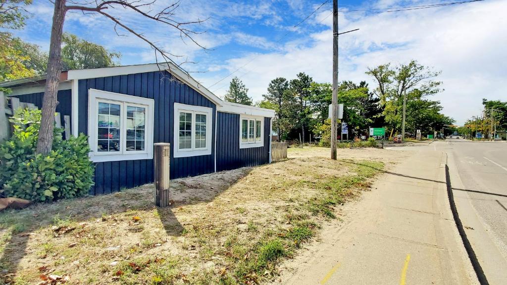 Main Beach River Retreat - Wasaga Beach 1 - Main Strip - 93 Mosley St photo 2