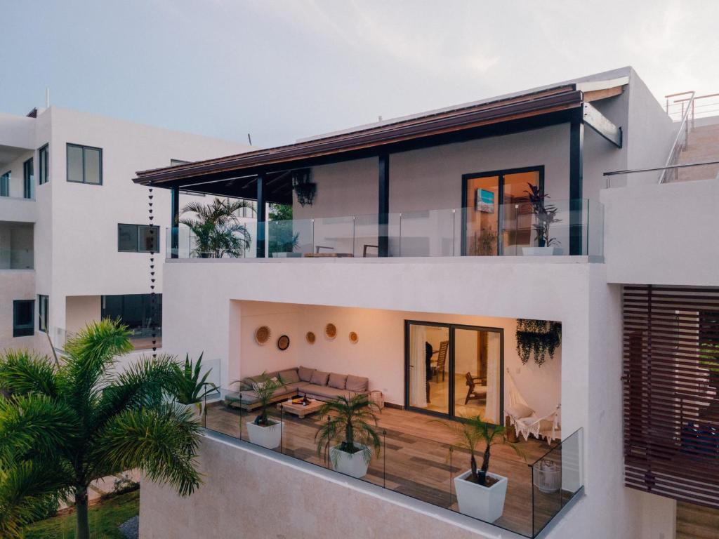 New Beachfront Penthouse