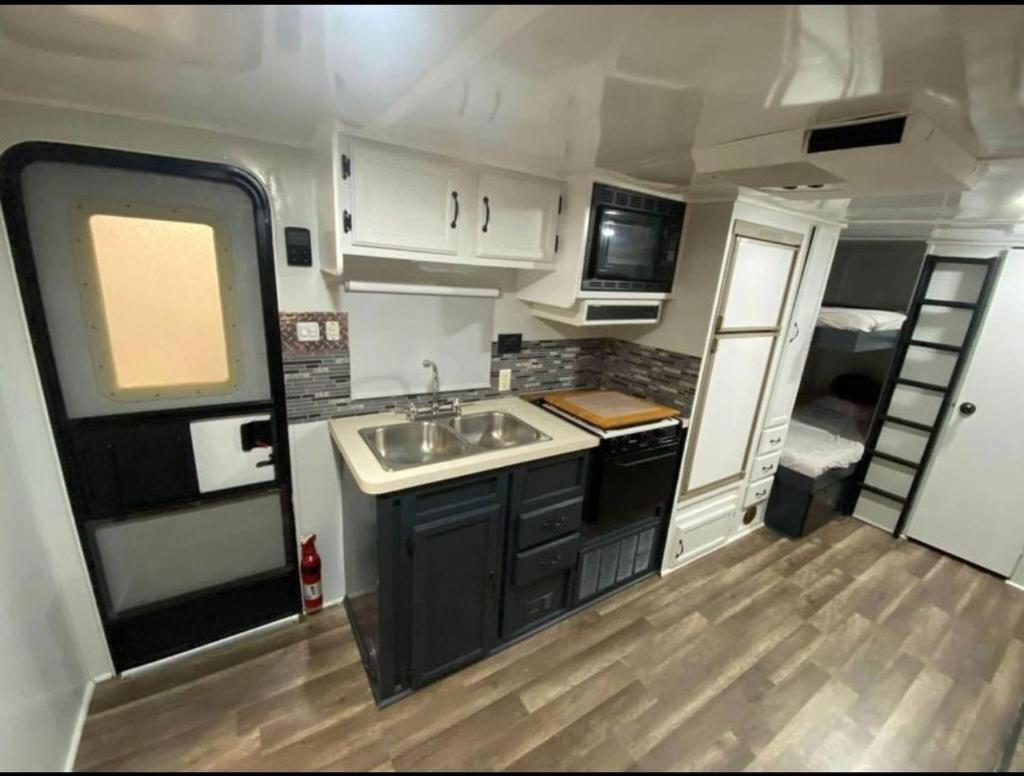 Wildwood Camper De Sleeps 6-7, photo 1