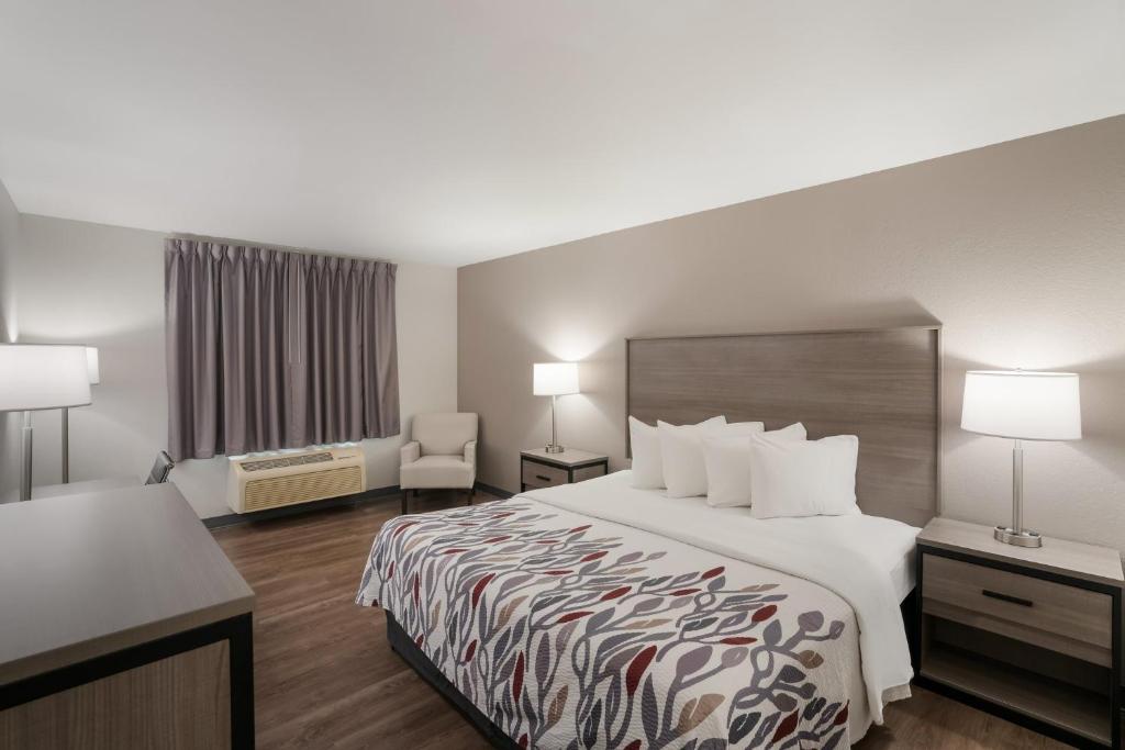 Red Roof Inn & Suites Carrollton, GA–West Georgia image