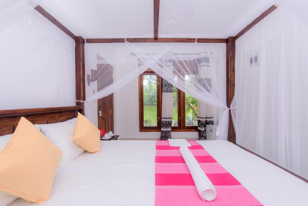 Scenery River Star Hotel photo 2