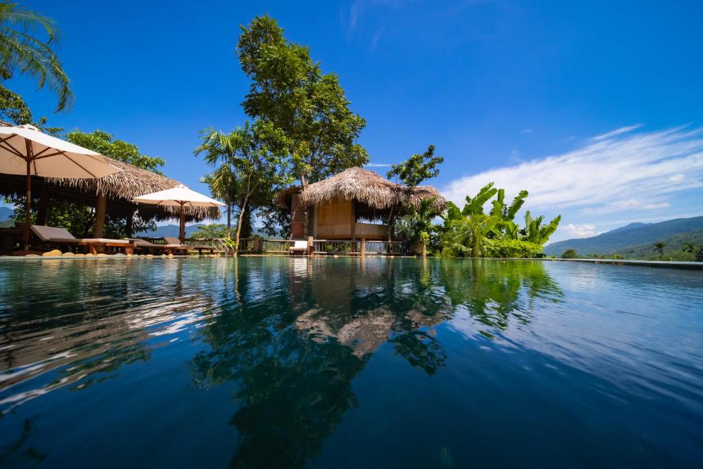Puluong Luna Resort - Tap to explore photos