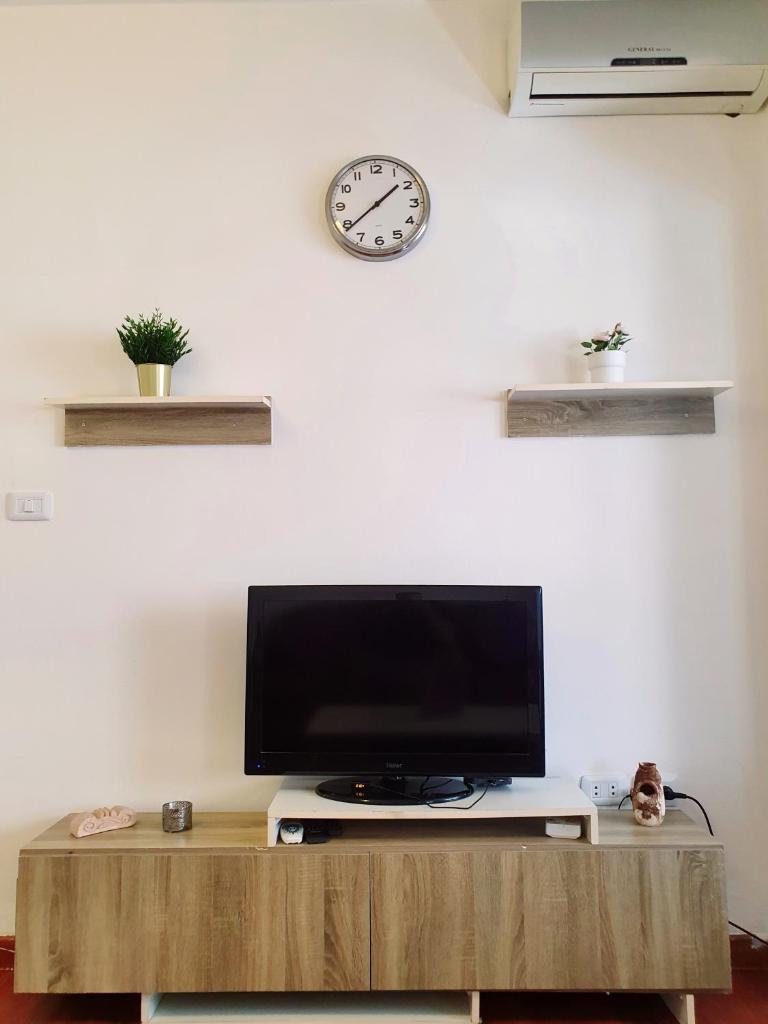 Lovely Two Bedroom Apartment in Amman photo 2