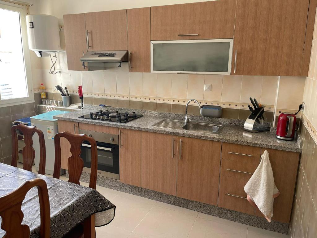 Magnifique appartement a louer à fnideq avec parking gratuit photo 3