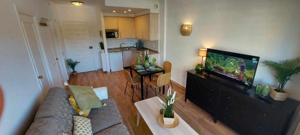 Apartment in BenalBeach, Breakfast included photo 2
