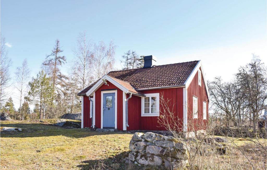 Nice Home In Lnashult With 2 Bedrooms And Wifi