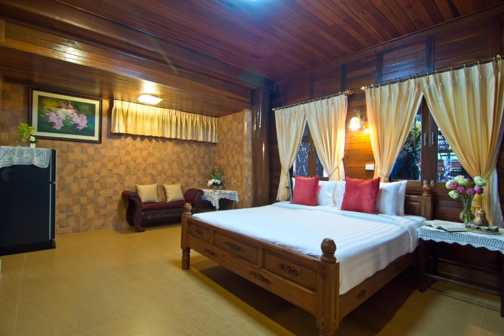 Двухместный (Двухместный номер Делюкс с 1 кроватью), Bueng Bua Thong Resort