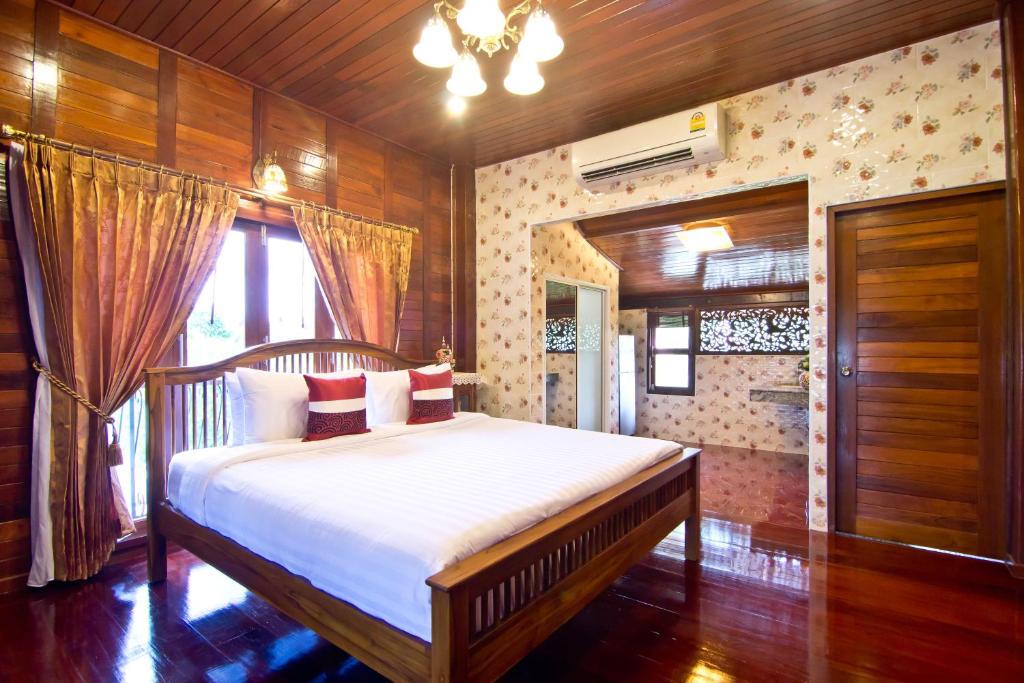 Двухместный (Двухместный номер Делюкс с 1 кроватью), Bueng Bua Thong Resort