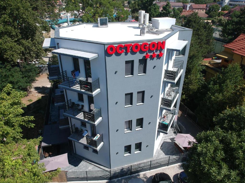 Octogon photo 1
