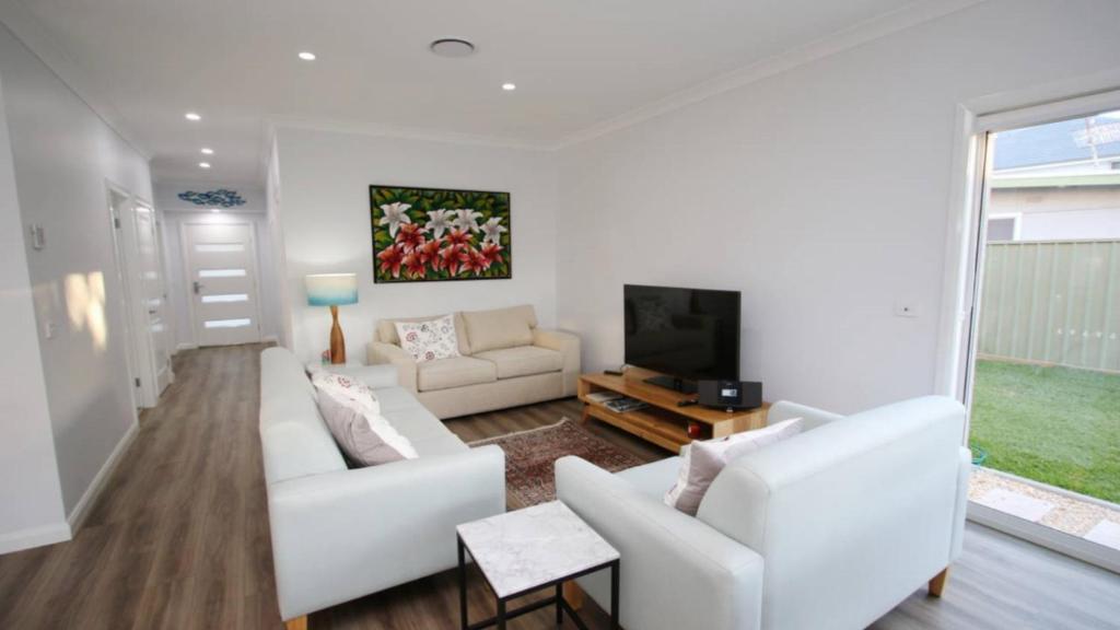 Lindyloo 13 Binda St, Hawks Nest photo 2