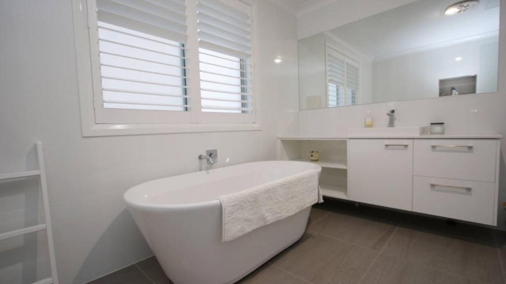 Lindyloo 13 Binda St, Hawks Nest photo 4
