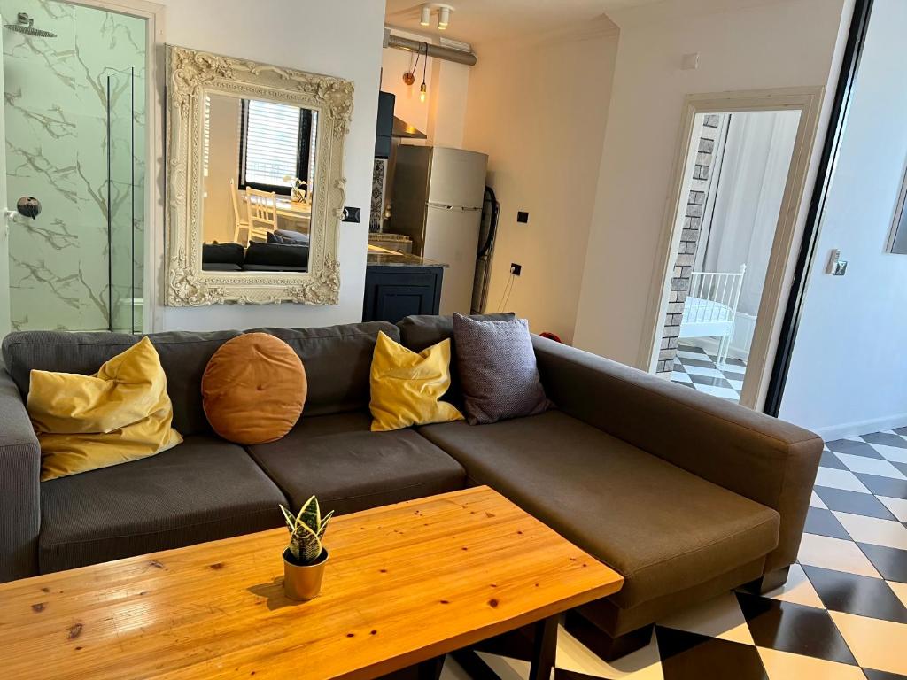 Shantell Luxury Apartment photo 1