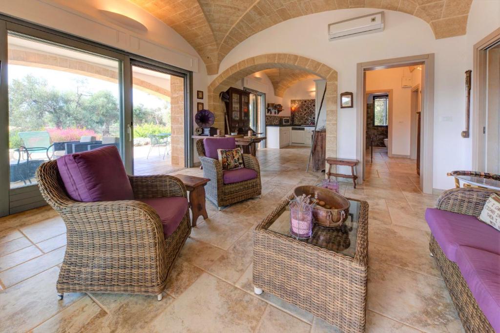 Superior villa with private pool 2km from the sea photo 4