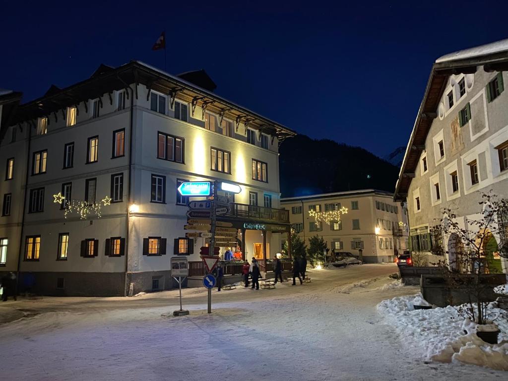 Hotel Weisses Kreuz Bergün photo 3