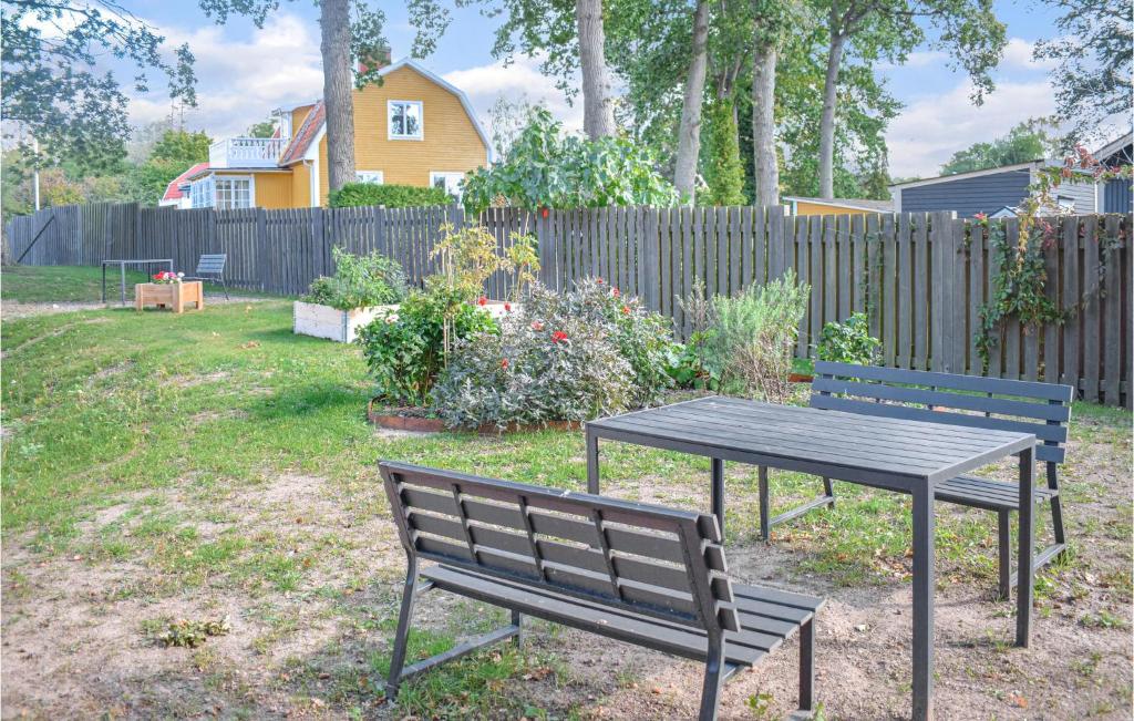 Stunning Apartment In Frjestaden With Wifi photo 3