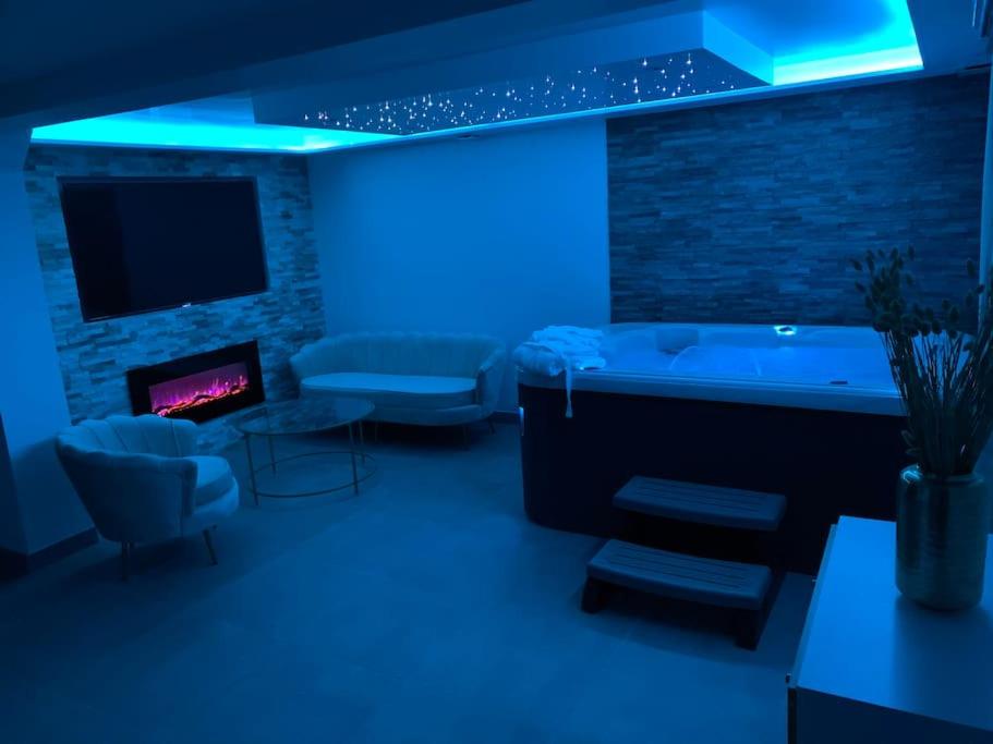 Sandspa logement avec jacuzzi photo 1