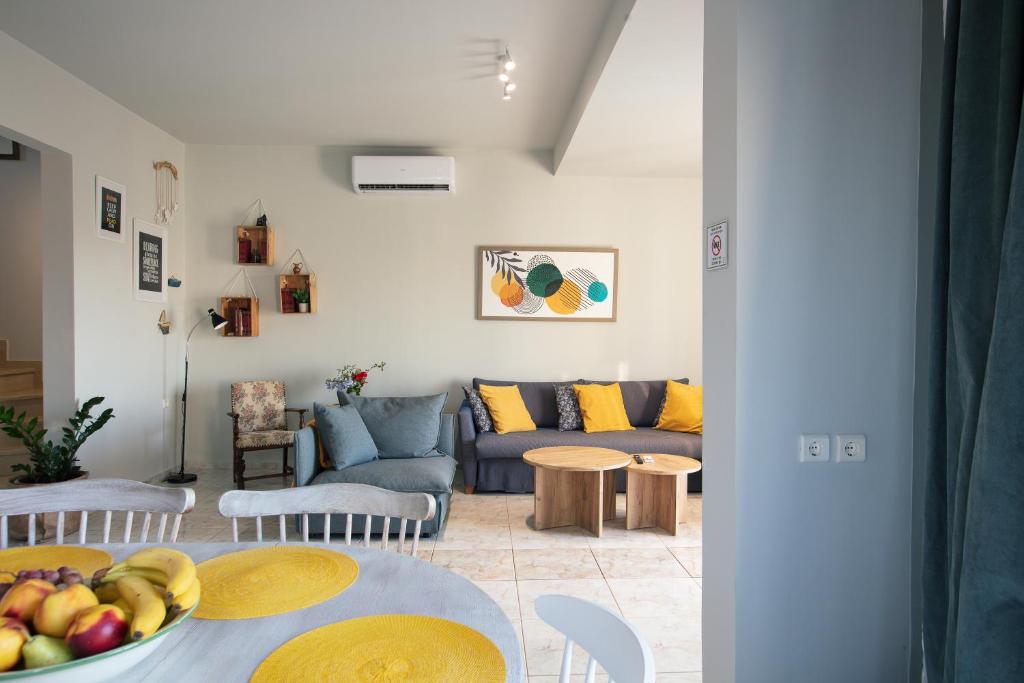 Haroupia Home photo 2