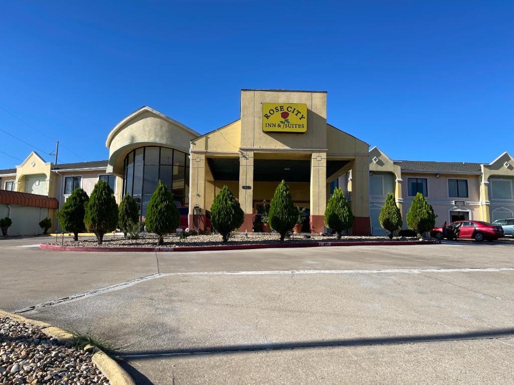 Rose City Inn & Suites image