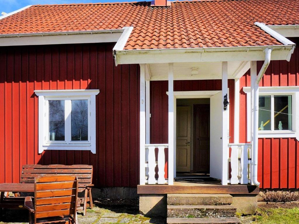 8 person holiday home in LJUNG photo 2