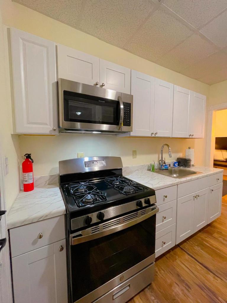 Home sweet home in the heart of Wilmington. photo 4