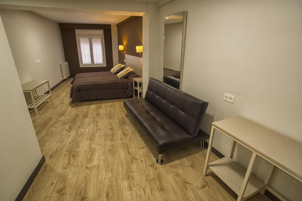 Hostal Elvira photo 2