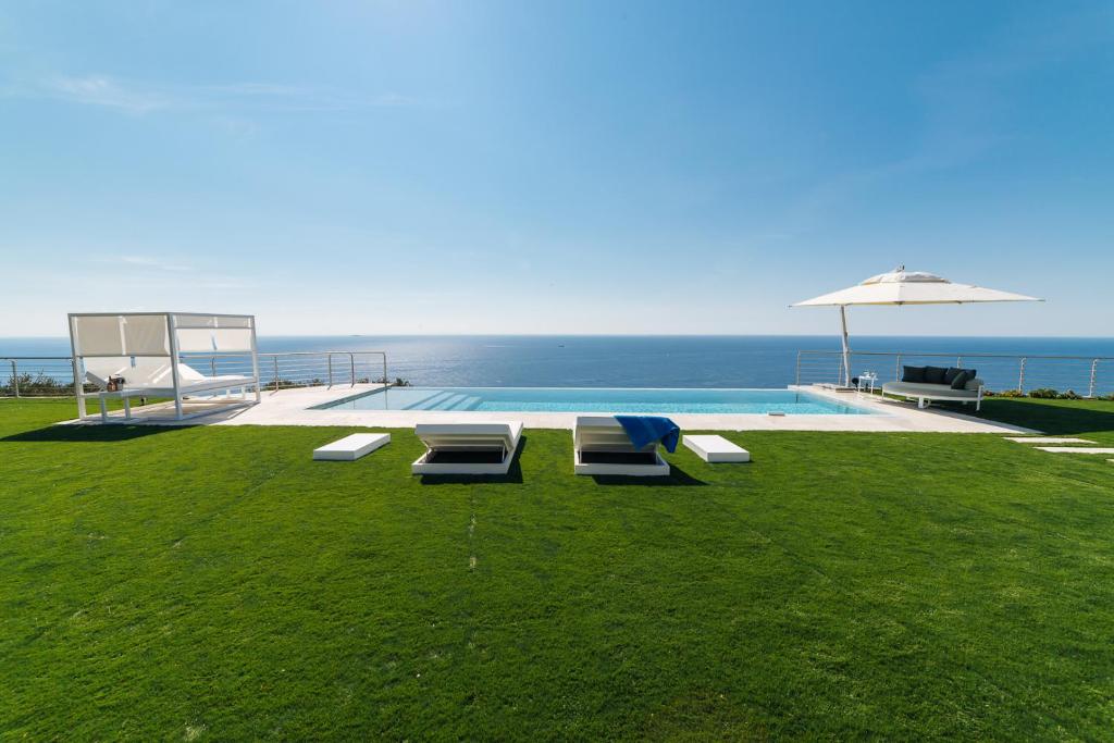 Villa Sabrina Riviera dei Fiori a Picco sul Mare con Piscina Privata ,WELLNESS & SPA photo 3