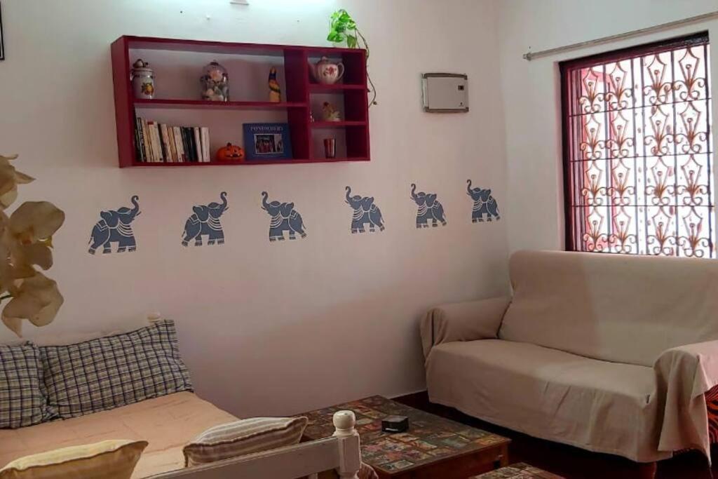 Sylvie Cottage (SF)- Near White Town & Beach