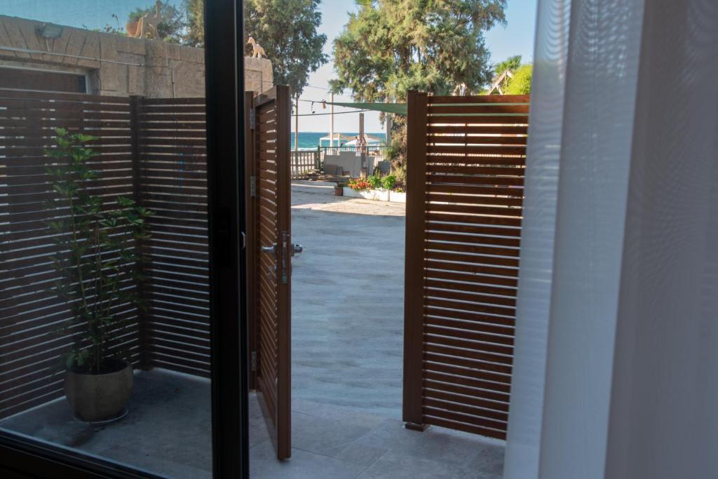 kadarim Boutique Suites-beachfront Zimmer photo 1