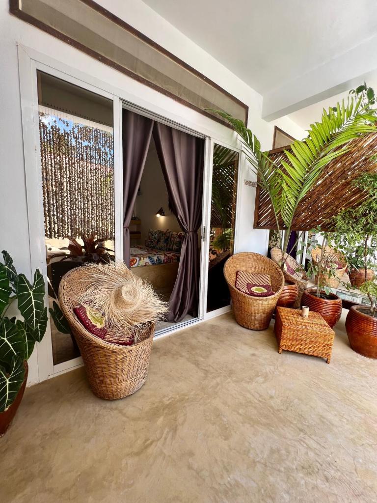 Gadea Boutique Hotel - Tap to explore photos